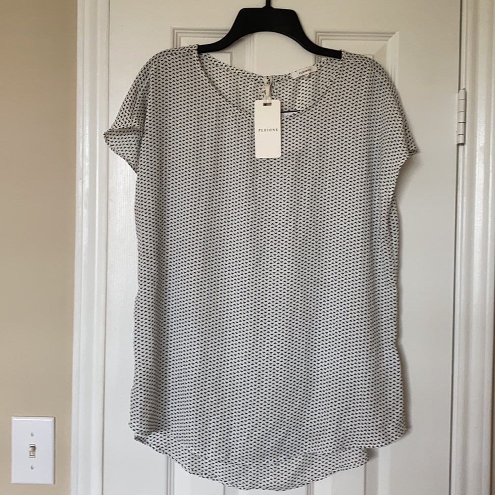 Pleione Printed Cap Sleeve High/Low Top - Picture 3 of 5